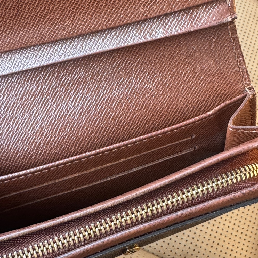 Louis Vuitton Brown and Gold Monogram Clutch - Picture 3 of 6